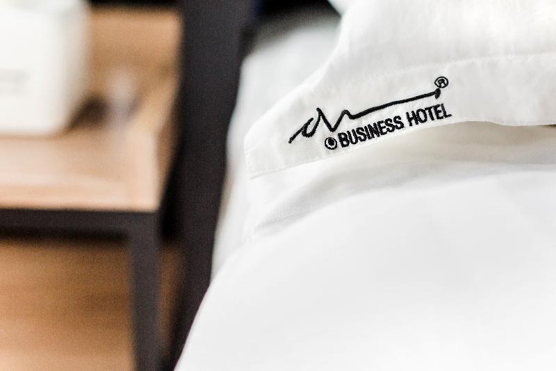 Manhattan Business Hotel Ttdi Куала-Лумпур Экстерьер фото