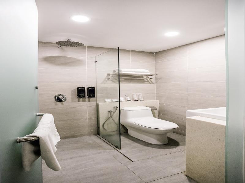 Manhattan Business Hotel Ttdi Куала-Лумпур Экстерьер фото